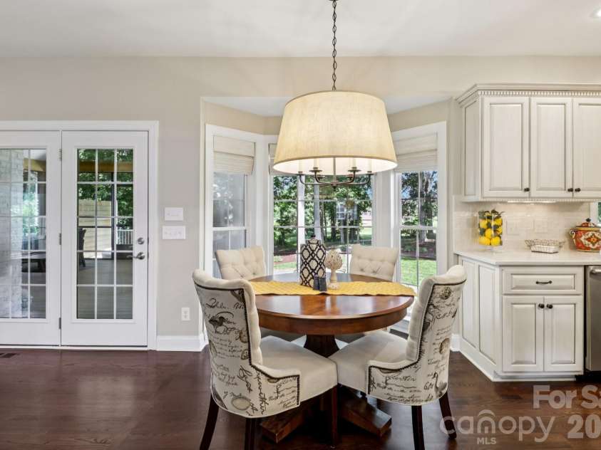 122 Ringneck Trail, Mooresville, NC 28117.  MLS# CAR4372433, YatesRealty ID 20942. Breakfast room