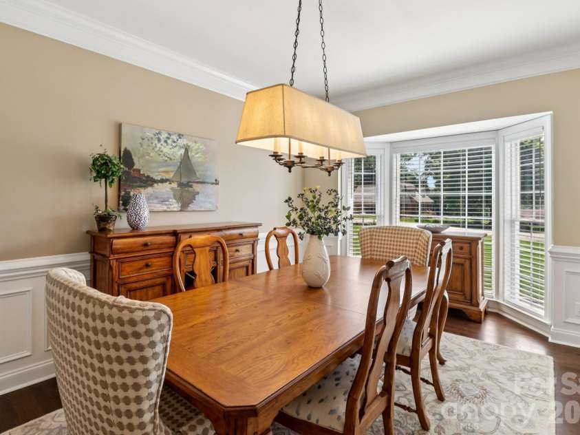 122 Ringneck Trail, Mooresville, NC 28117.  MLS# CAR4372433, YatesRealty ID 20942. Large dining room