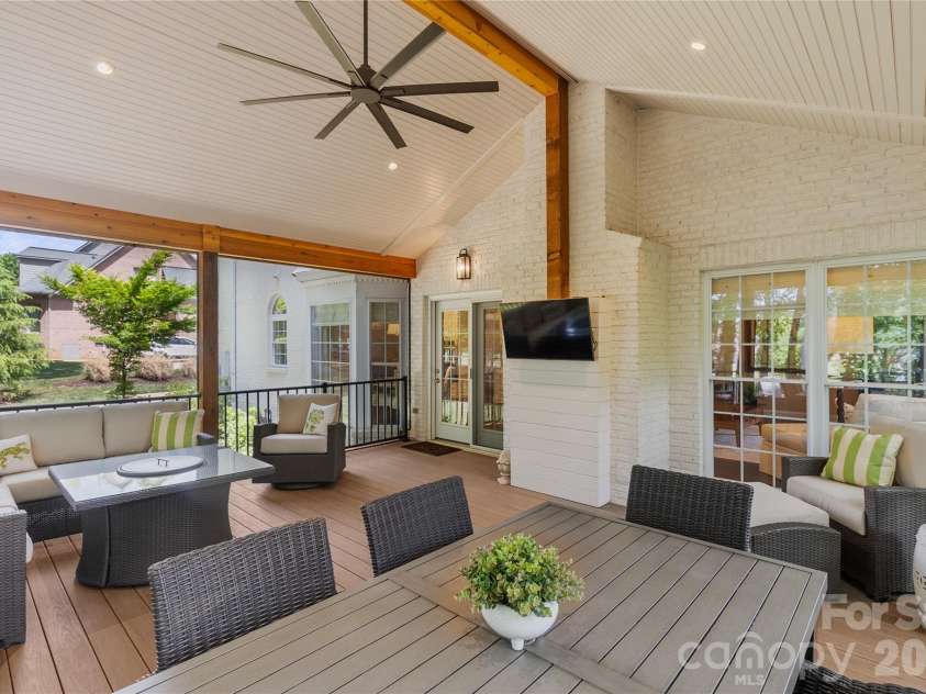 122 Ringneck Trail, Mooresville, NC 28117.  MLS# CAR4372433, YatesRealty ID 20942. Massive screened porch