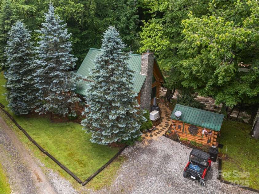 58 Cabin Fever Trail, Maggie Valley, NC 28751.  MLS# CAR4263812, YatesRealty ID 20942. 