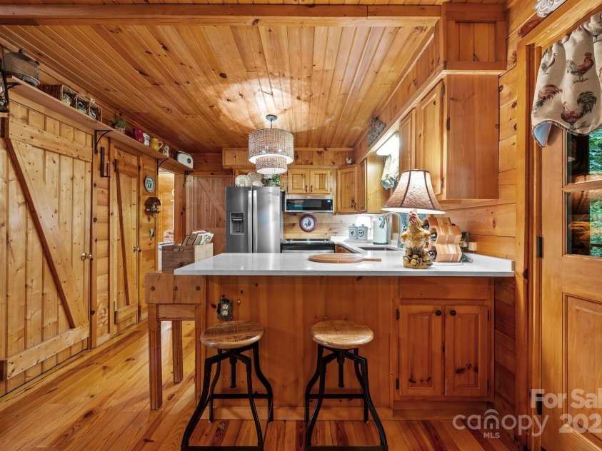 58 Cabin Fever Trail, Maggie Valley, NC 28751.  MLS# CAR4263812, YatesRealty ID 20942. 