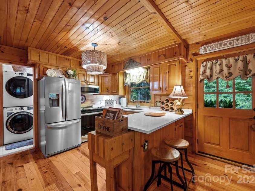 58 Cabin Fever Trail, Maggie Valley, NC 28751.  MLS# CAR4263812, YatesRealty ID 20942. 