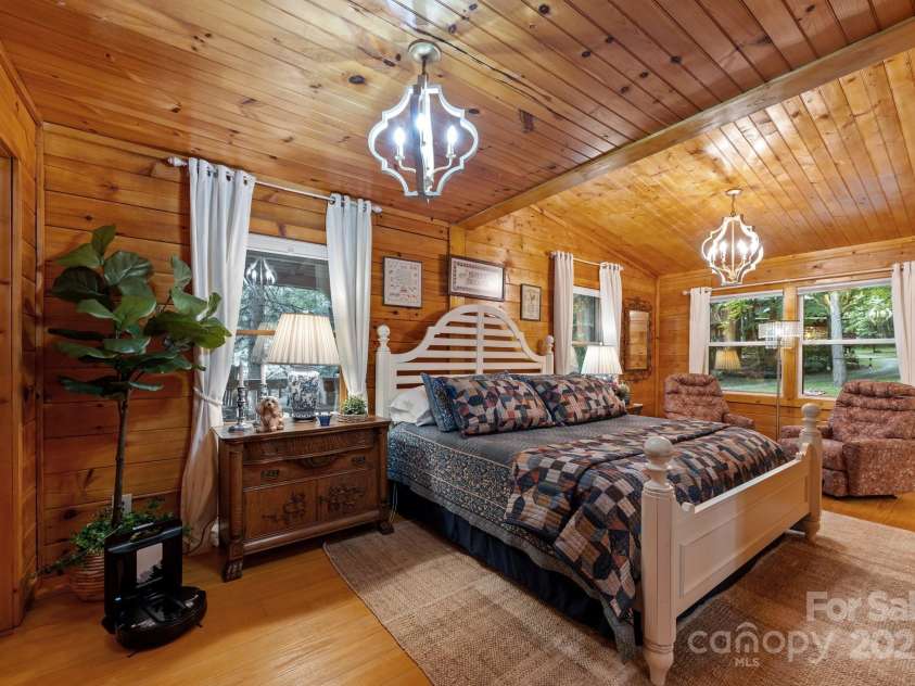 58 Cabin Fever Trail, Maggie Valley, NC 28751.  MLS# CAR4263812, YatesRealty ID 20942. 