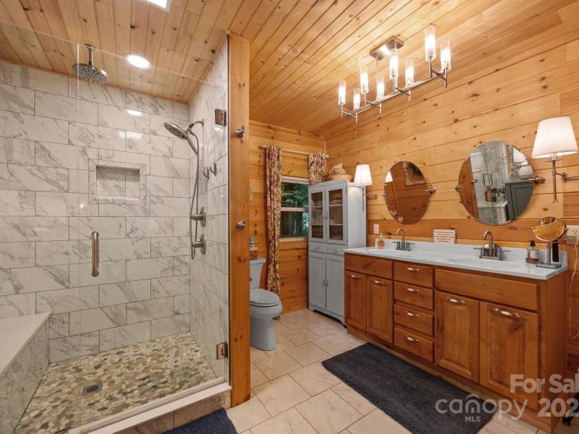 58 Cabin Fever Trail, Maggie Valley, NC 28751.  MLS# CAR4263812, YatesRealty ID 20942. 