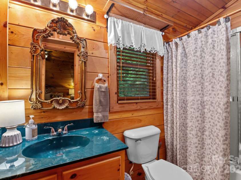 58 Cabin Fever Trail, Maggie Valley, NC 28751.  MLS# CAR4263812, YatesRealty ID 20942. 