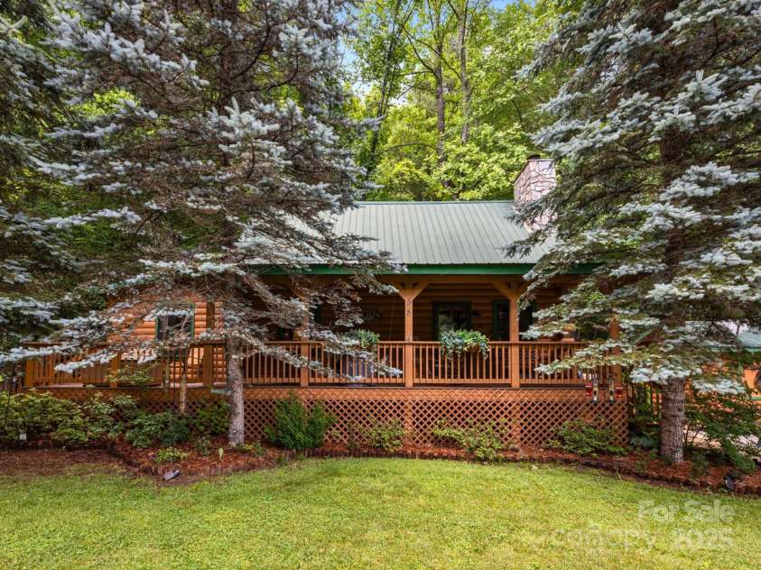 58 Cabin Fever Trail, Maggie Valley, NC 28751.  MLS# CAR4263812, YatesRealty ID 20942. 