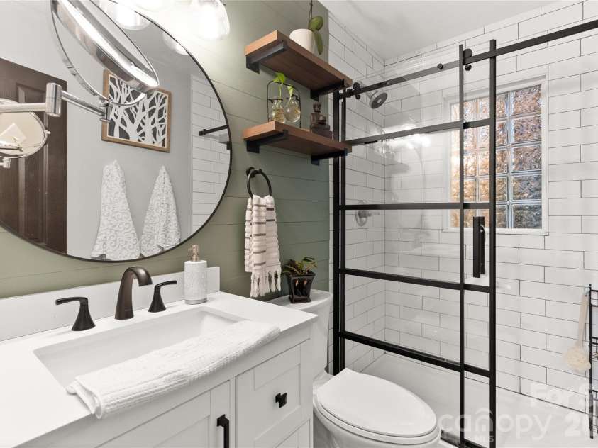 213 Hillcrest Drive, Huntersville, NC 28078.  MLS# CAR4378846, YatesRealty ID 20943. 