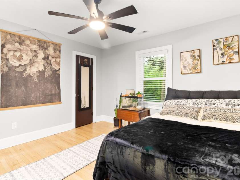 213 Hillcrest Drive, Huntersville, NC 28078.  MLS# CAR4378846, YatesRealty ID 20943. 