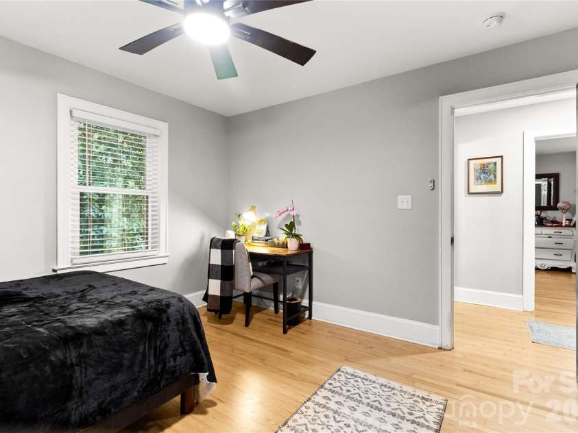 213 Hillcrest Drive, Huntersville, NC 28078.  MLS# CAR4378846, YatesRealty ID 20943. 