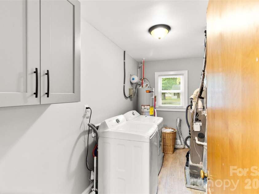 213 Hillcrest Drive, Huntersville, NC 28078.  MLS# CAR4378846, YatesRealty ID 20943. 