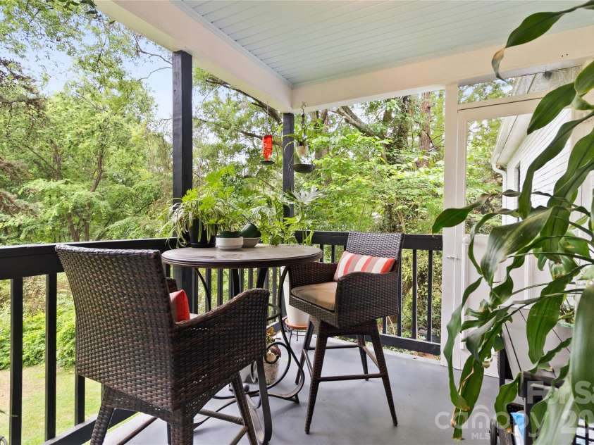213 Hillcrest Drive, Huntersville, NC 28078.  MLS# CAR4378846, YatesRealty ID 20943. 