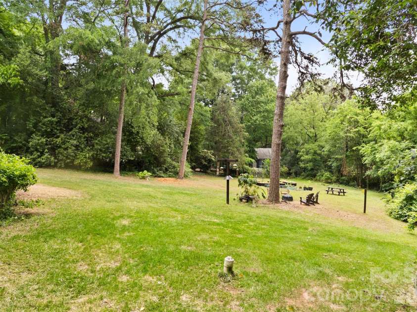 213 Hillcrest Drive, Huntersville, NC 28078.  MLS# CAR4378846, YatesRealty ID 20943. 