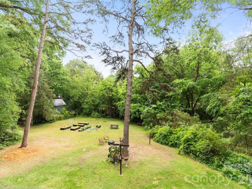 213 Hillcrest Drive, Huntersville, NC 28078.  MLS# CAR4378846, YatesRealty ID 20943. 