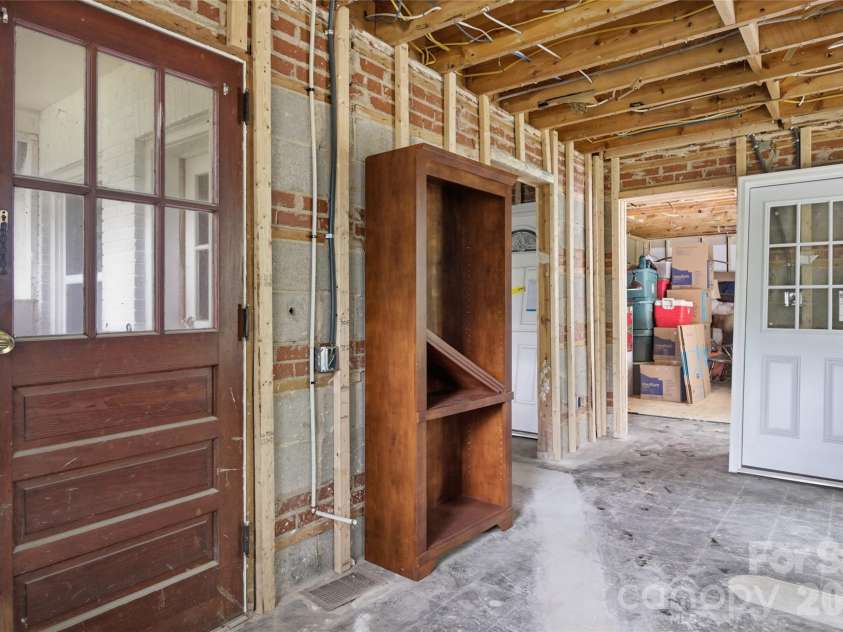213 Hillcrest Drive, Huntersville, NC 28078.  MLS# CAR4378846, YatesRealty ID 20943. 