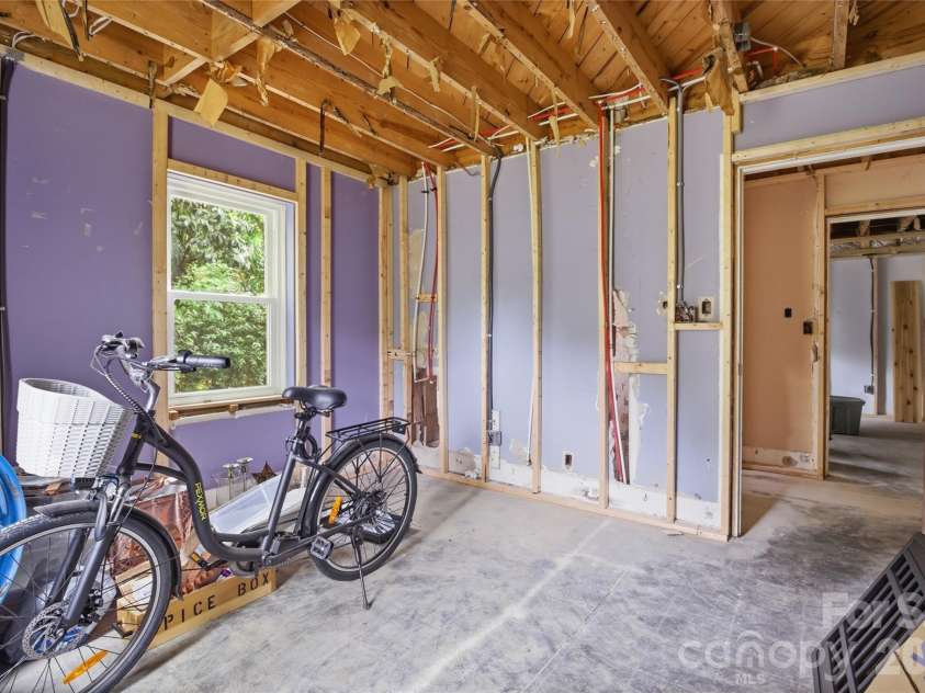 213 Hillcrest Drive, Huntersville, NC 28078.  MLS# CAR4378846, YatesRealty ID 20943. 