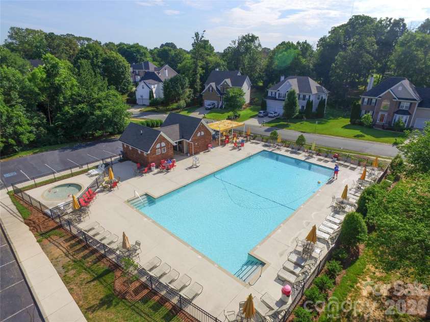 16910 Laureate Road, Huntersville, NC 28078.  MLS# CAR4358745, YatesRealty ID 20945. Hampton Ridge Pool
