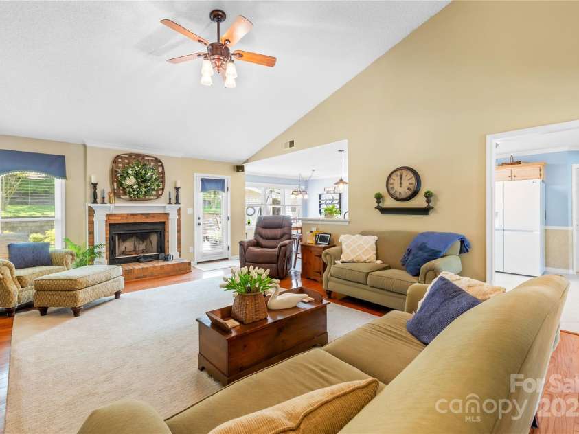 4313 Wynborough Lane, Charlotte, NC 28269.  MLS# CAR4271807, YatesRealty ID 20945. 