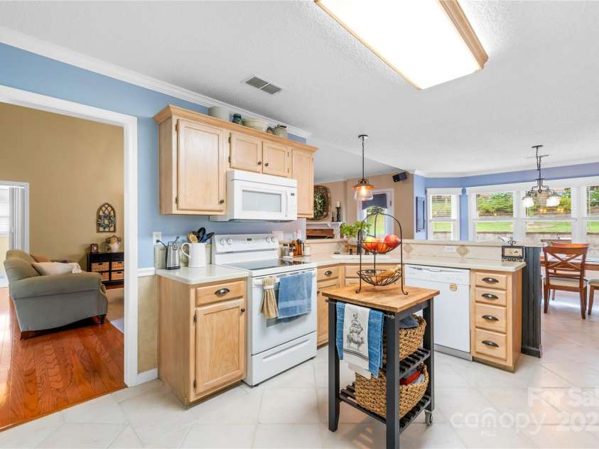 4313 Wynborough Lane, Charlotte, NC 28269.  MLS# CAR4271807, YatesRealty ID 20945. 