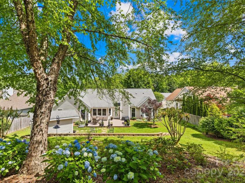 4313 Wynborough Lane, Charlotte, NC 28269.  MLS# CAR4271807, YatesRealty ID 20945. 