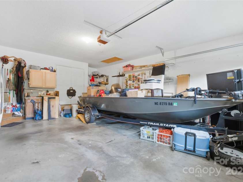 4313 Wynborough Lane, Charlotte, NC 28269.  MLS# CAR4271807, YatesRealty ID 20945. Oversized garage.