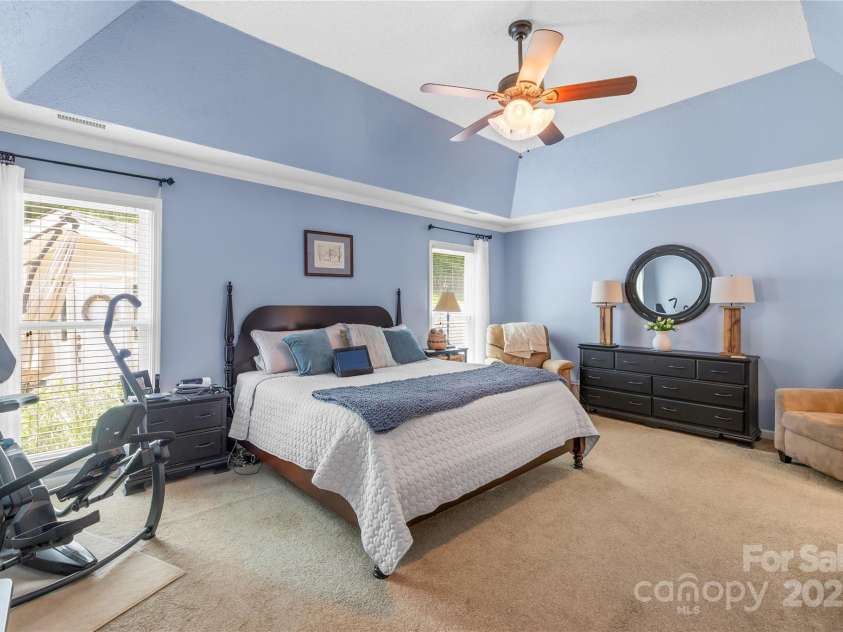 4313 Wynborough Lane, Charlotte, NC 28269.  MLS# CAR4271807, YatesRealty ID 20945. Owners suite, trey ceiling.