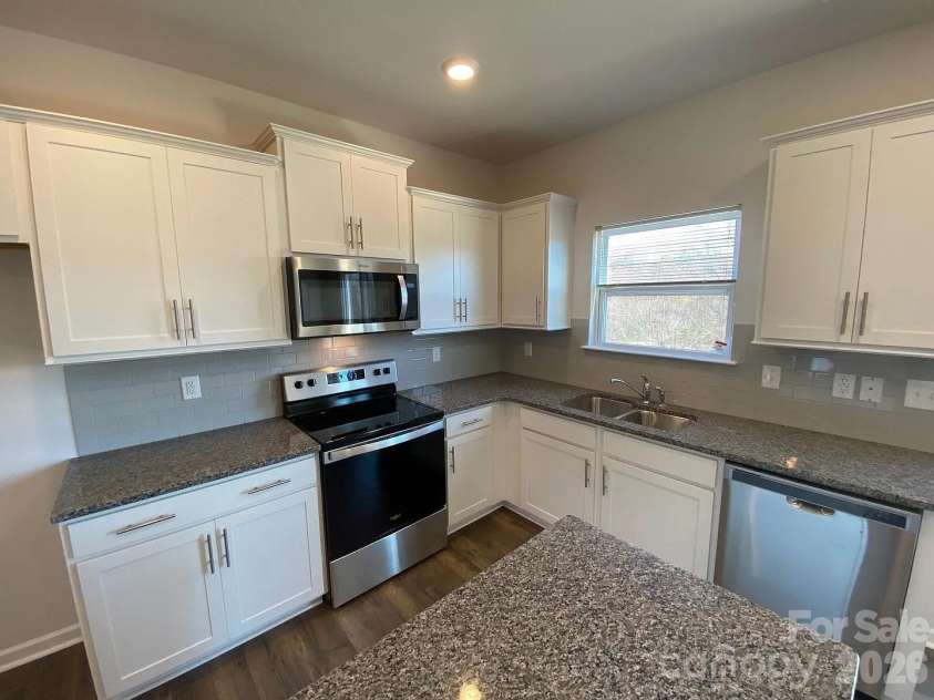 196 Marathon Lane, Candler, NC 28715.  MLS# CAR4367636, YatesRealty ID 20946. 