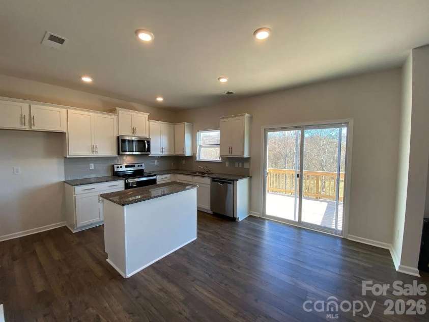 196 Marathon Lane, Candler, NC 28715.  MLS# CAR4367636, YatesRealty ID 20946. 