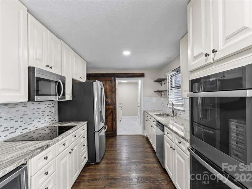 5811 Gettysburg Drive, Concord, NC 28027.  MLS# CAR4269124, YatesRealty ID 20946. 