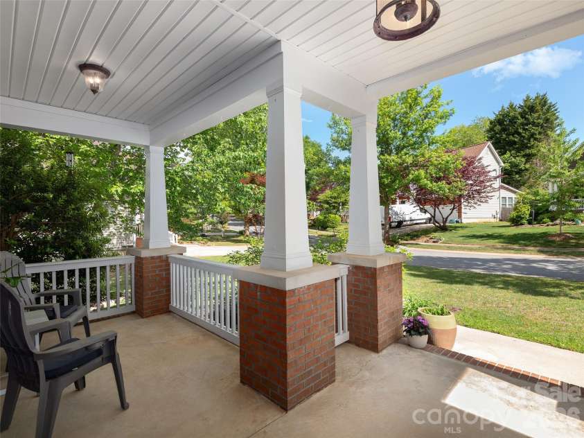 1332 Heathbrook Circle, Asheville, NC 28803.  MLS# CAR4377956, YatesRealty ID 20947. 