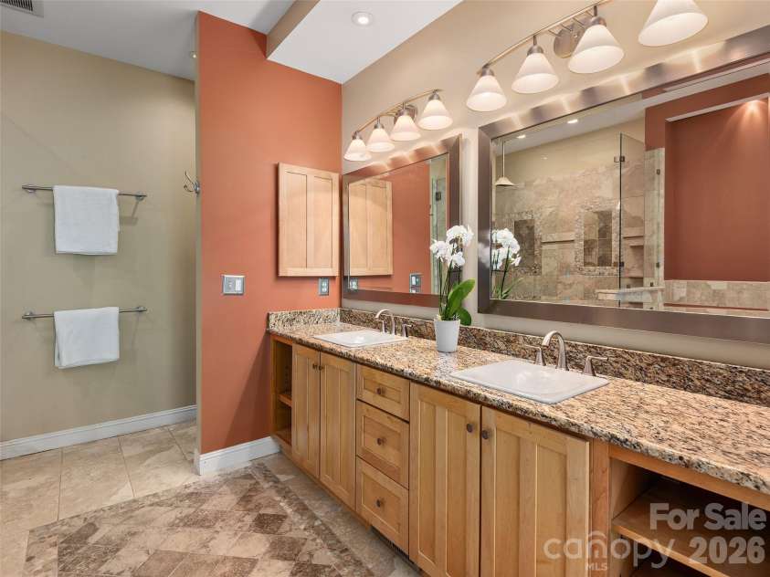 1332 Heathbrook Circle, Asheville, NC 28803.  MLS# CAR4377956, YatesRealty ID 20947. 