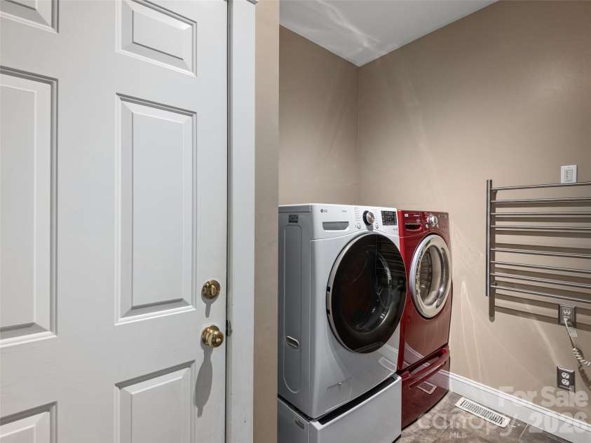 1332 Heathbrook Circle, Asheville, NC 28803.  MLS# CAR4377956, YatesRealty ID 20947. 
