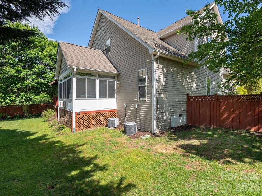 1332 Heathbrook Circle, Asheville, NC 28803.  MLS# CAR4377956, YatesRealty ID 20947. 