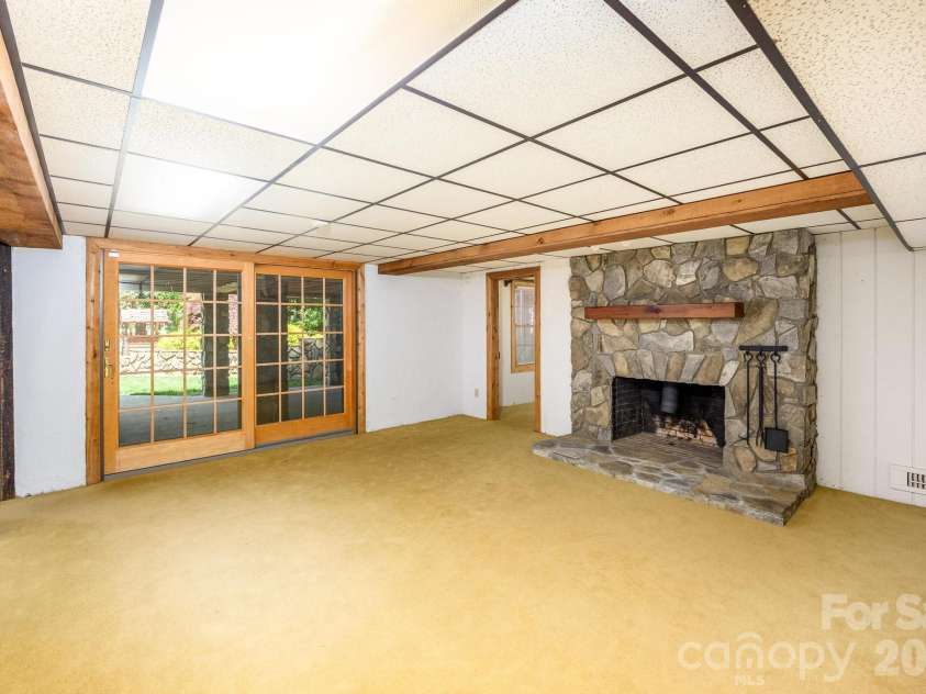 170 Malibu Road, Mooresville, NC 28117.  MLS# CAR4372531, YatesRealty ID 20948. 