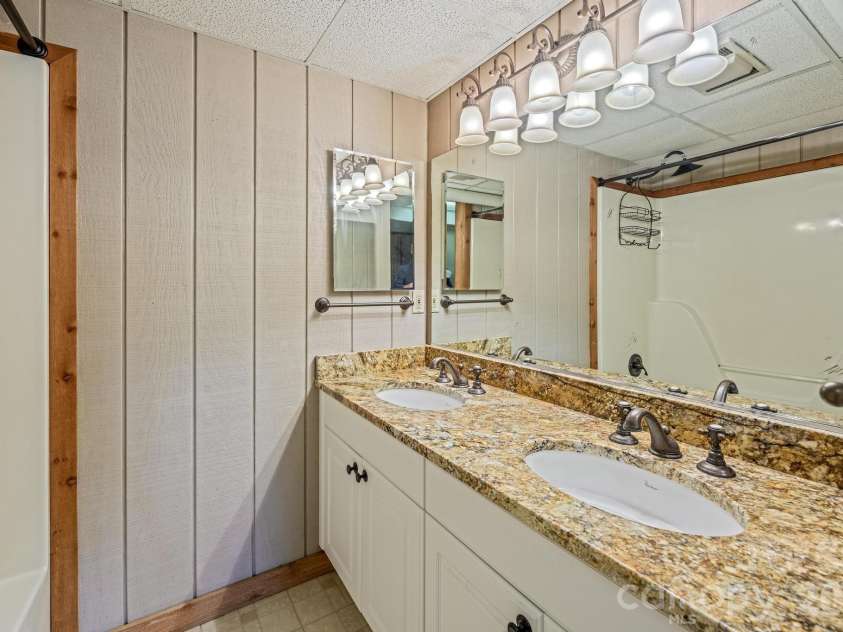 170 Malibu Road, Mooresville, NC 28117.  MLS# CAR4372531, YatesRealty ID 20948. Lower Level Full Bath
