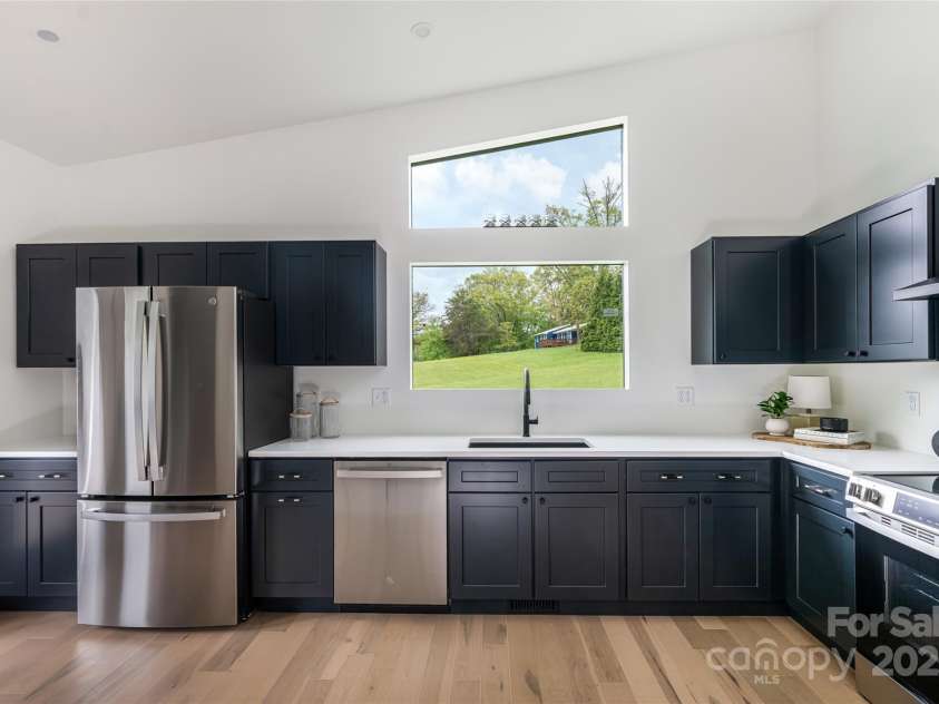 476 Upper Grassy Branch Road, Asheville, NC 28805.  MLS# CAR4253910, YatesRealty ID 20948. 