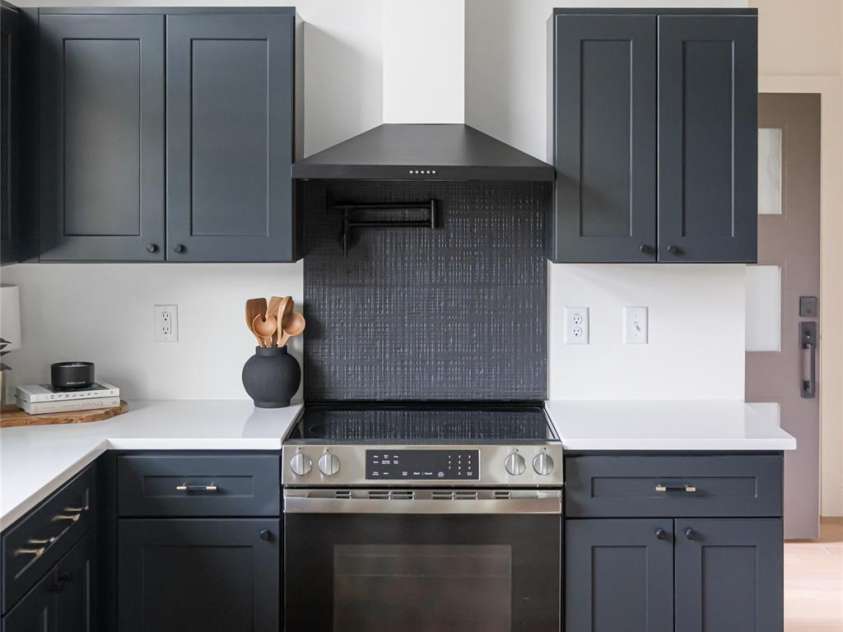 476 Upper Grassy Branch Road, Asheville, NC 28805.  MLS# CAR4253910, YatesRealty ID 20948. 