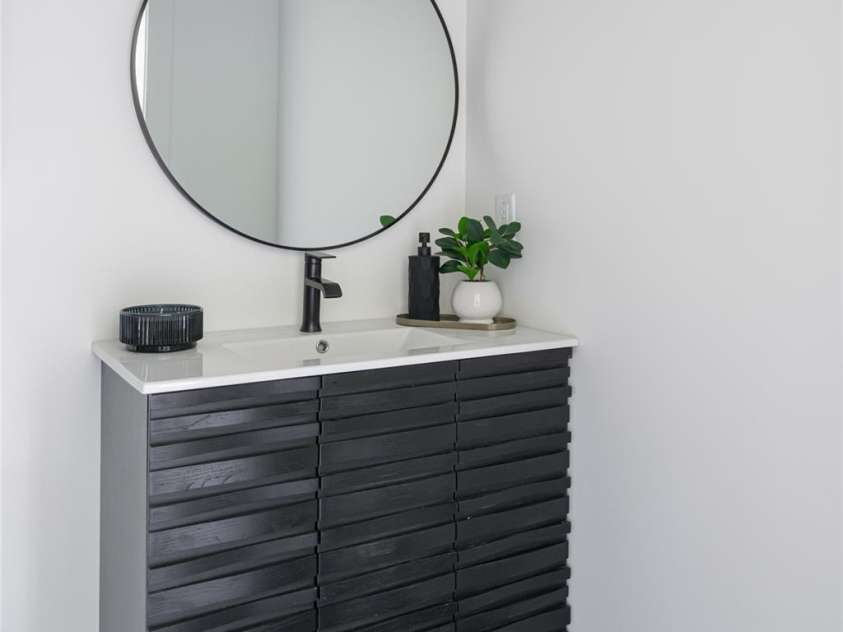 476 Upper Grassy Branch Road, Asheville, NC 28805.  MLS# CAR4253910, YatesRealty ID 20948. 