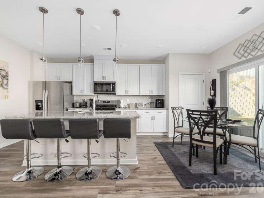 1135 Harland Street, Charlotte, NC 28216.  MLS# CAR4367795, YatesRealty ID 20949. 