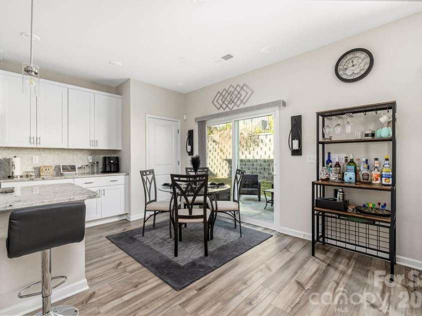 1135 Harland Street, Charlotte, NC 28216.  MLS# CAR4367795, YatesRealty ID 20949. 