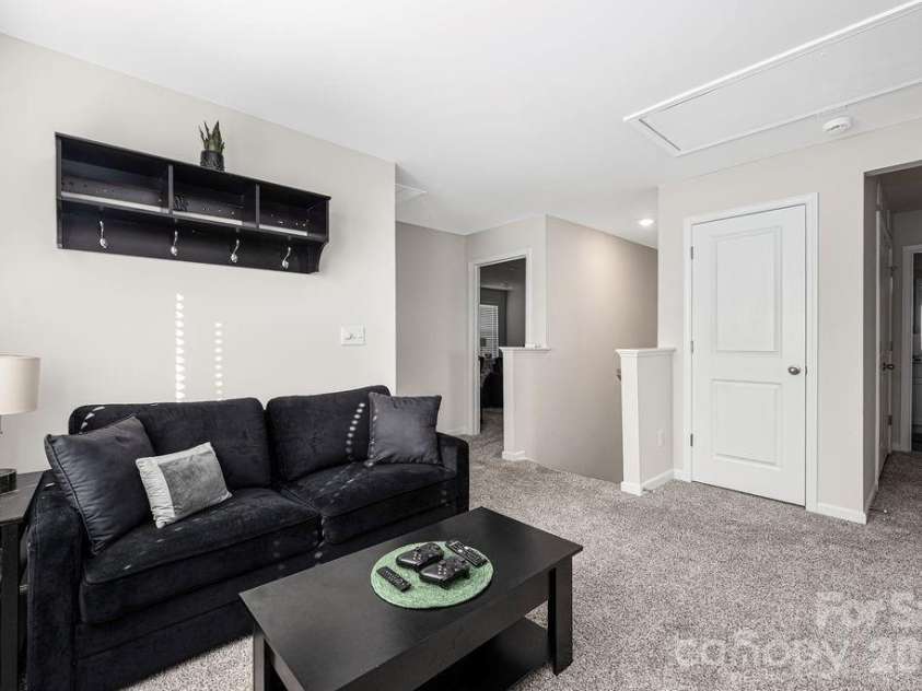 1135 Harland Street, Charlotte, NC 28216.  MLS# CAR4367795, YatesRealty ID 20949. 