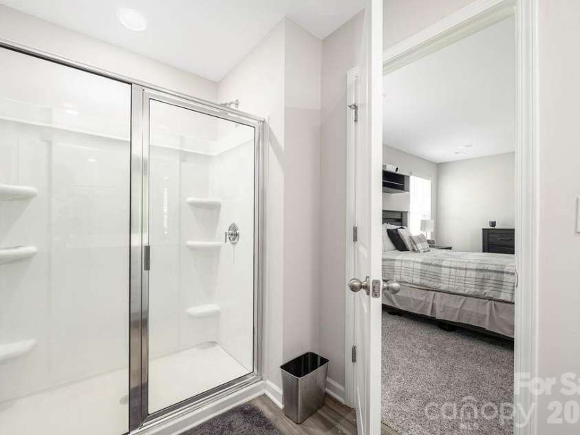 1135 Harland Street, Charlotte, NC 28216.  MLS# CAR4367795, YatesRealty ID 20949. 