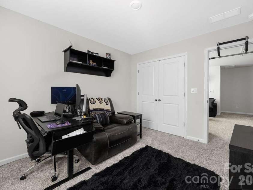 1135 Harland Street, Charlotte, NC 28216.  MLS# CAR4367795, YatesRealty ID 20949. 