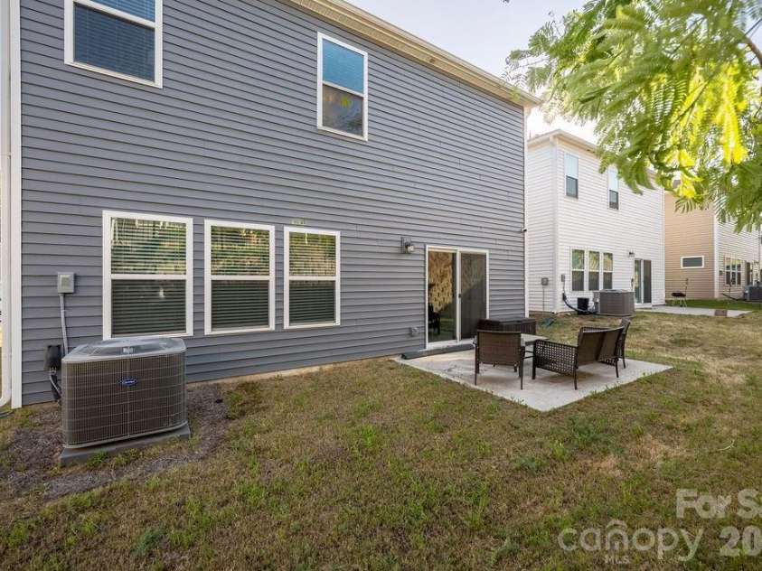 1135 Harland Street, Charlotte, NC 28216.  MLS# CAR4367795, YatesRealty ID 20949. 