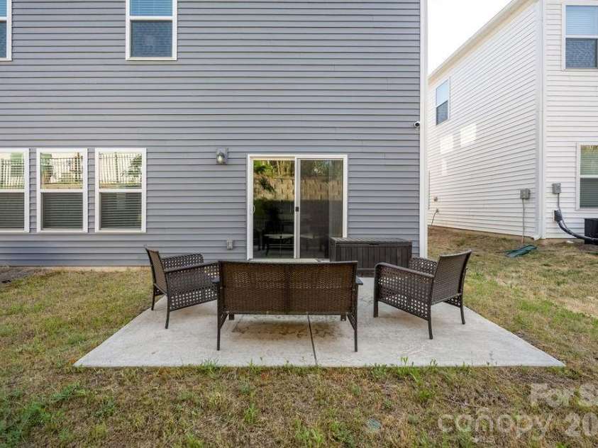 1135 Harland Street, Charlotte, NC 28216.  MLS# CAR4367795, YatesRealty ID 20949. 