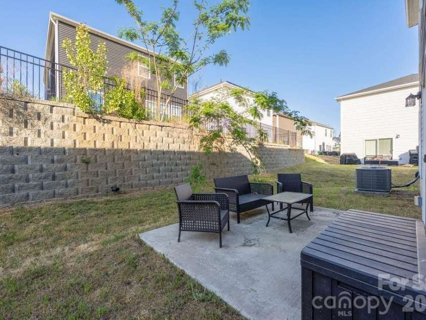 1135 Harland Street, Charlotte, NC 28216.  MLS# CAR4367795, YatesRealty ID 20949. 