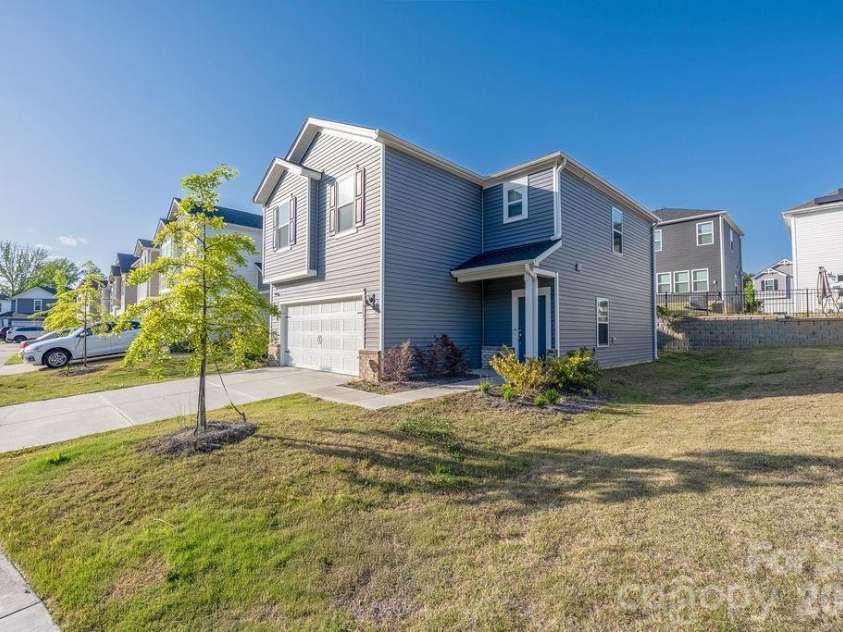 1135 Harland Street, Charlotte, NC 28216.  MLS# CAR4367795, YatesRealty ID 20949. 