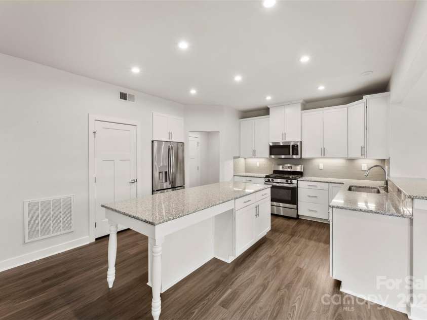 1686 Scarbrough Circle, Concord, NC 28025.  MLS# CAR4292755, YatesRealty ID 20949. 