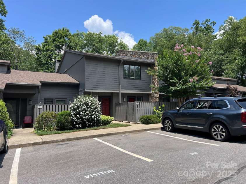 609 Crowfields Lane, Asheville, NC 28803.  MLS# CAR4278322, YatesRealty ID 2095. 