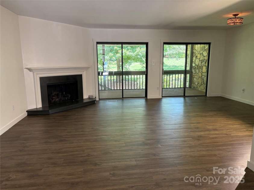 609 Crowfields Lane, Asheville, NC 28803.  MLS# CAR4278322, YatesRealty ID 2095. 