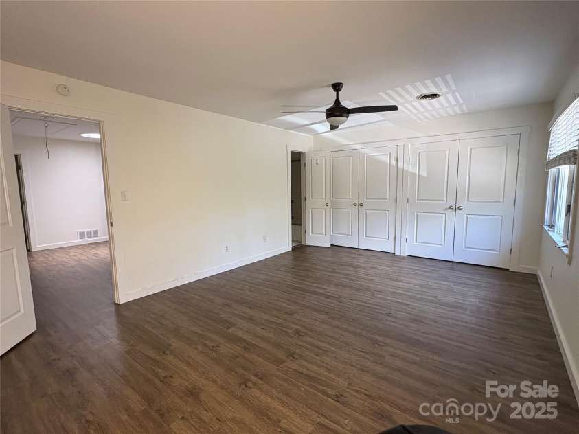 609 Crowfields Lane, Asheville, NC 28803.  MLS# CAR4278322, YatesRealty ID 2095. 